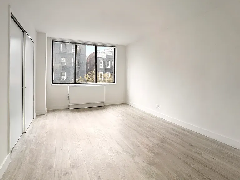 200 E 33rd St #11E — Photo 7