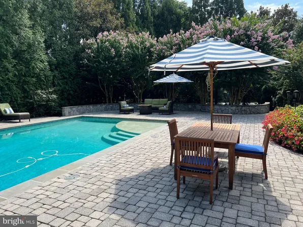 505 N Quaker Ln, Alexandria, VA 22304