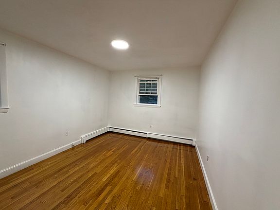 5th image of 260 Pearl St
