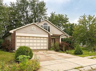 517 E Amberleaf Trl, Westfield, IN 46074