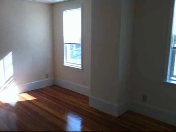 95 Mount Vernon St #1, Somerville, MA 02145