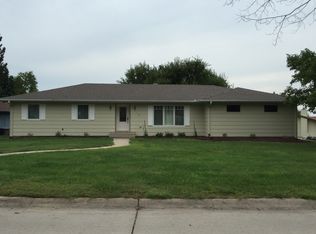 407 Ridgeway Dr, Norfolk, NE 68701