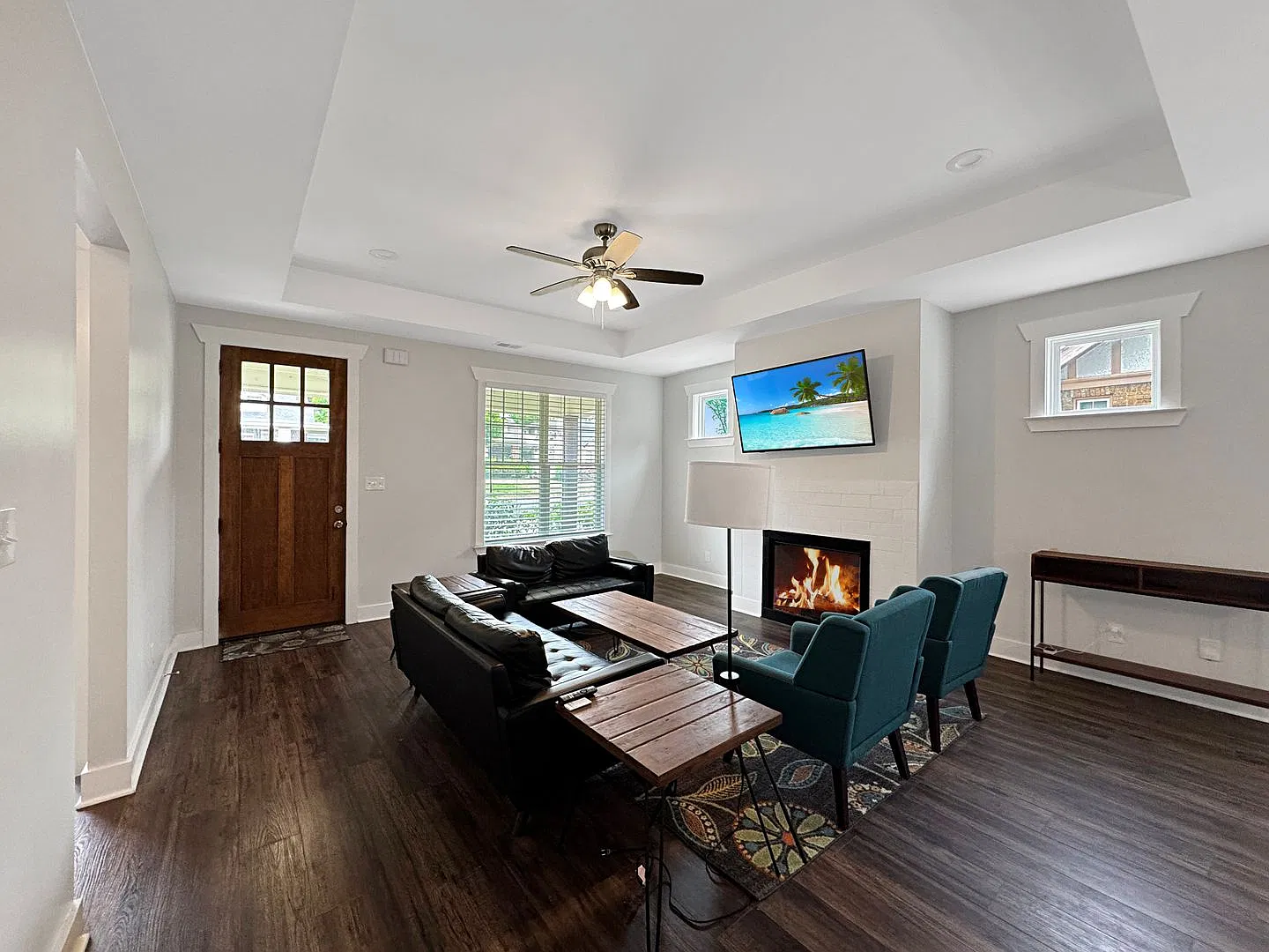 Spacious 3 bedroom, 2.5 bath built in 2022 in Midtown near Southern and McLean — Photo 4