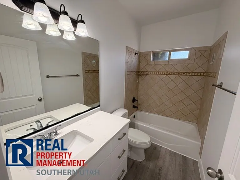 685 W Windsor Dr — Photo 17