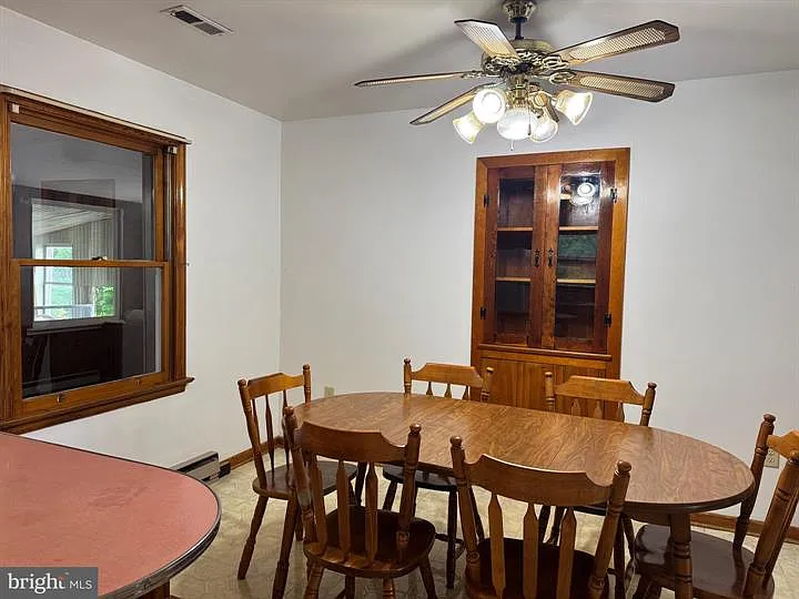 1123 Shepherdstown Rd — Photo 4