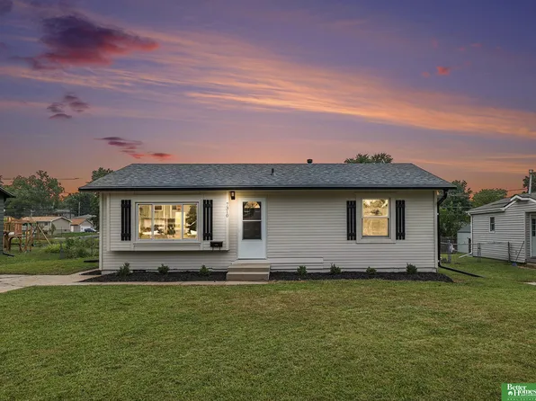 7310 Valley Rd, La Vista, NE 68128