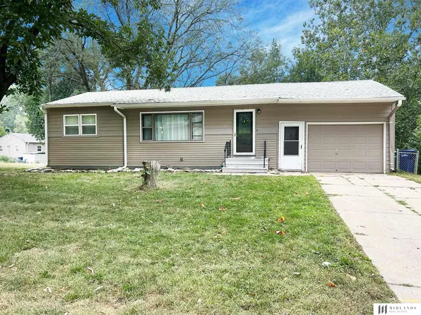 204 Chevro Ln, Bellevue, NE 68005