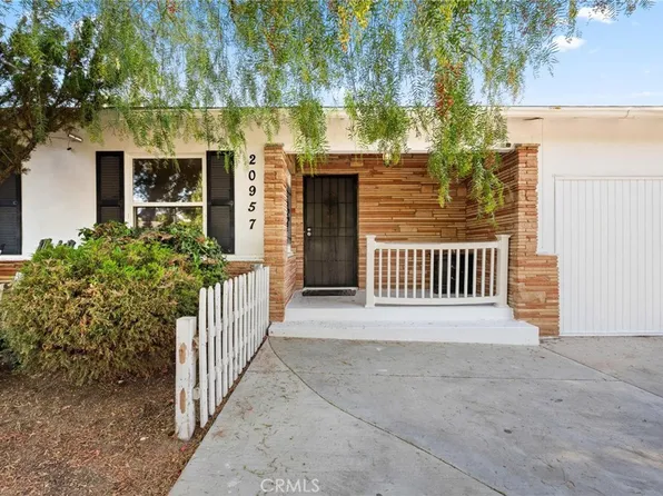 20957 Community St, Canoga Park, CA 91304