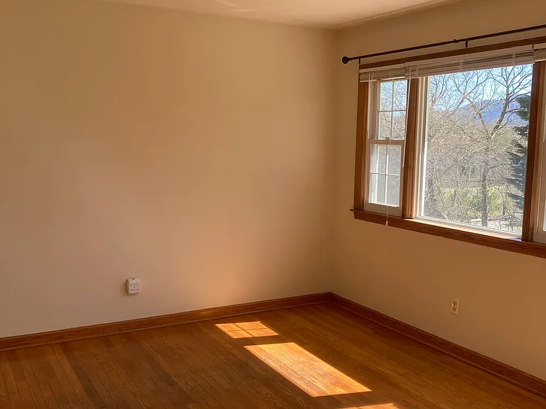 2533 Wildwood Rd — Photo 6