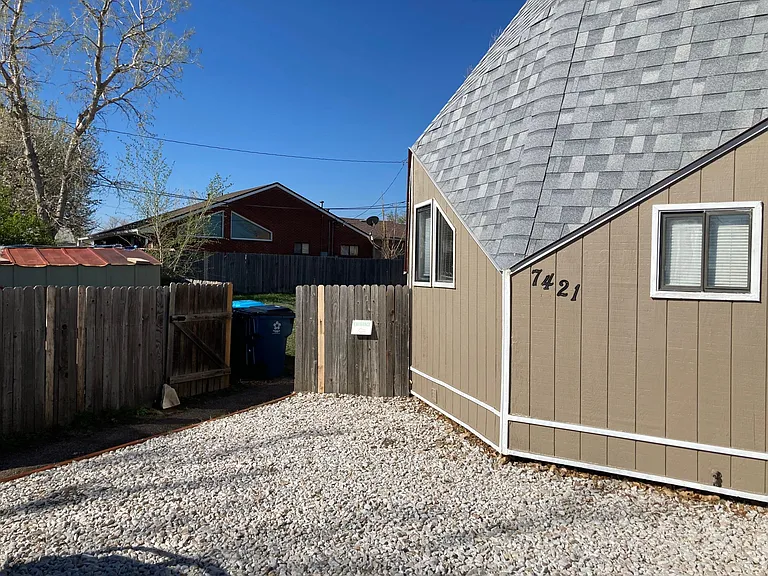 7421 Oneida St — Photo 15