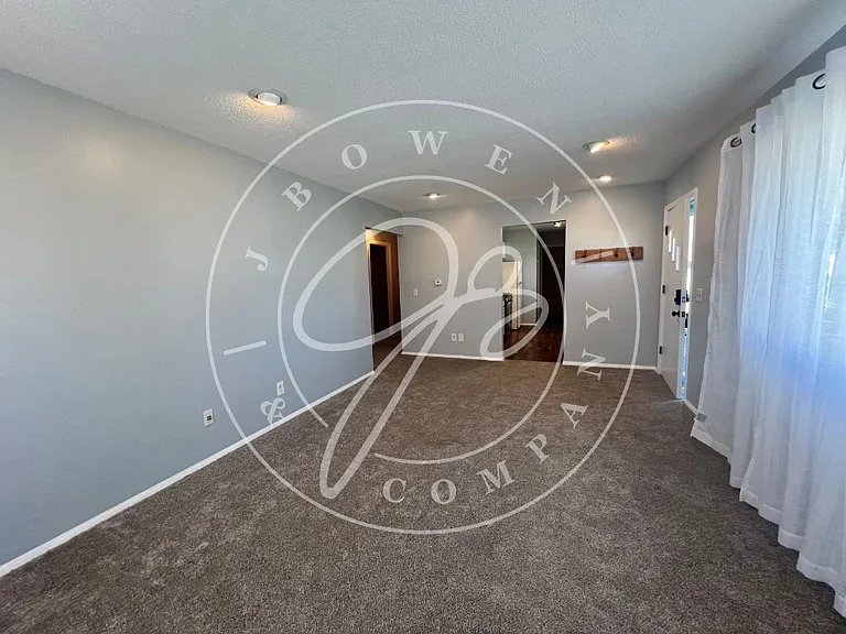 2300 Crystal Ave — Photo 6