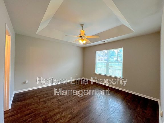 4th image of 5537 Windy Valley Dr