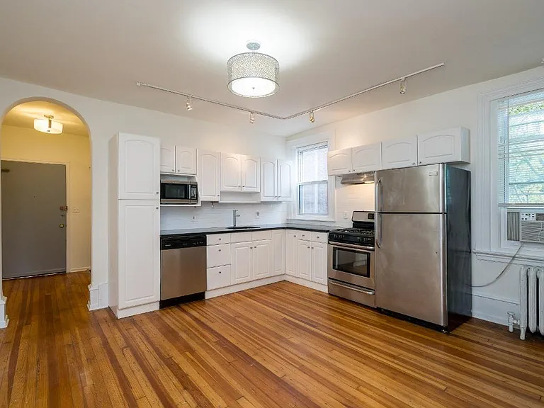 338 S 15th St #3 — Photo 3