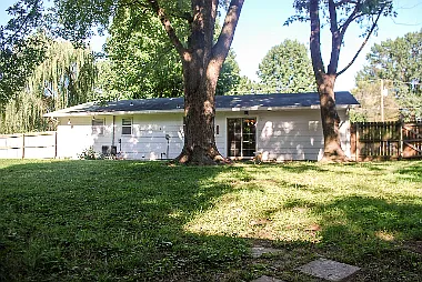 1108 Royal Dr — Photo 22