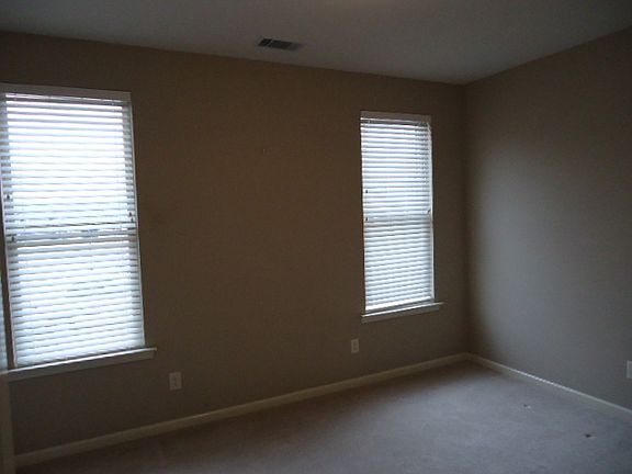 3rd image of 1244 Washington Dr
