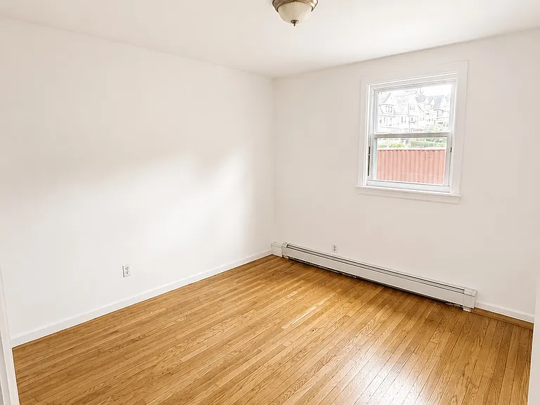 513 Stetson St #2 — Photo 4
