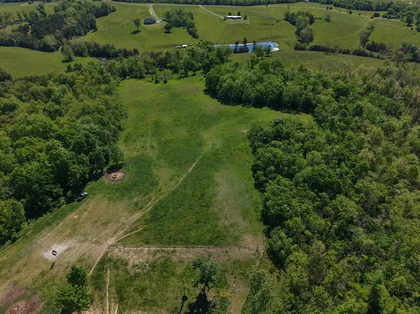 7074 Simms Ln E, Maysville, KY 41056