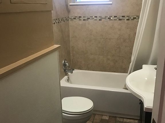 3rd image of 510 10th St APT 2