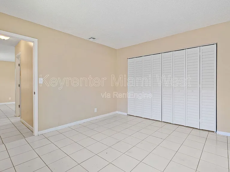 1022 NW 6th Ave #1 — Photo 7