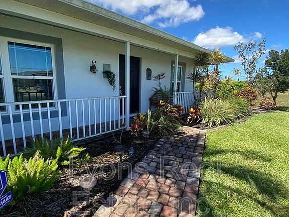 3rd image of 1704 NW 13th Ter