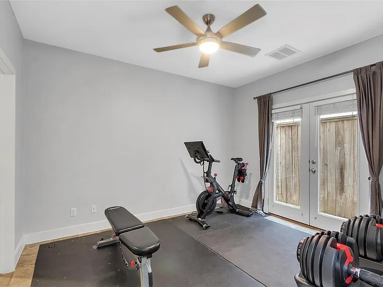 4303 Rose St — Photo 15