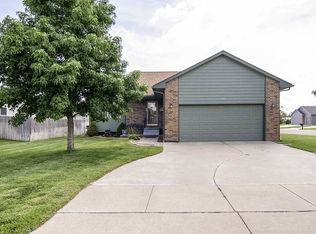 1275 E Hurley St, Haysville, KS 67060