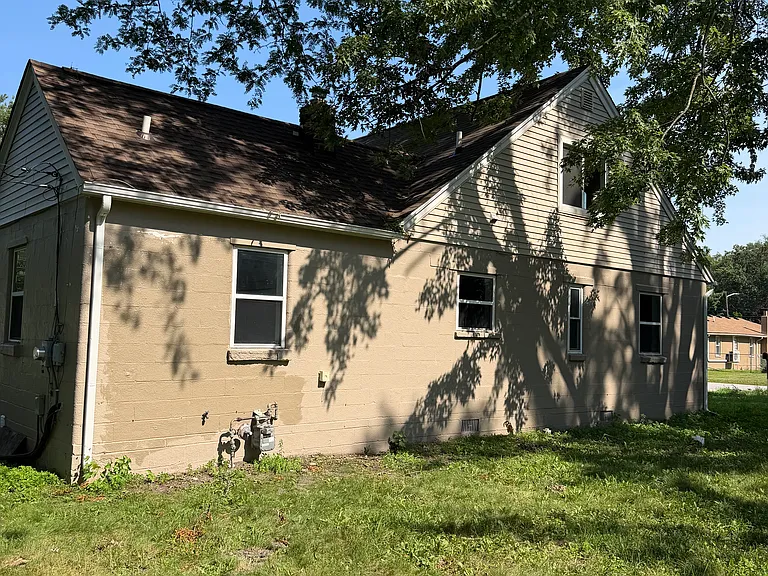 23864 Liddle St — Photo 4