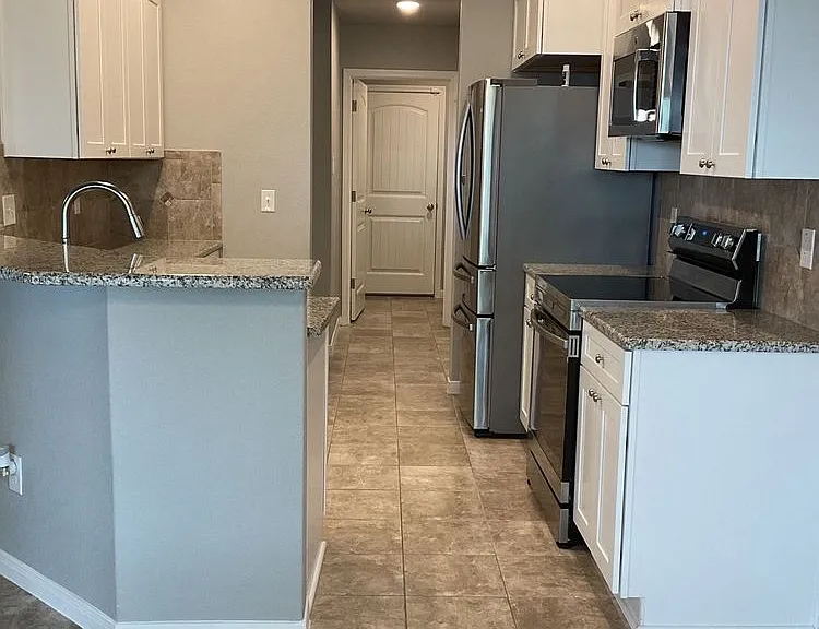 5104 Charles Loop — Photo 2