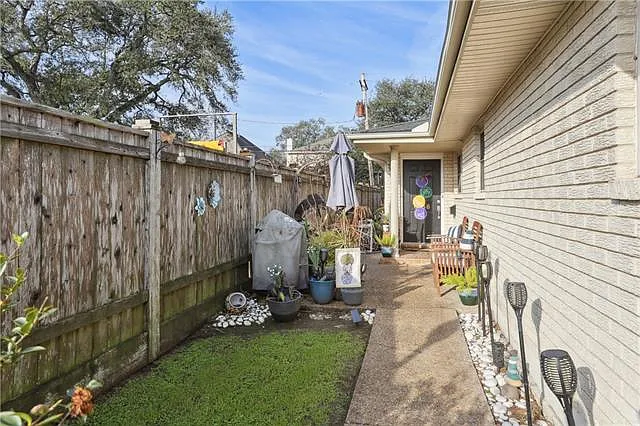 6870 Argonne Blvd — Photo 18