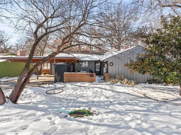 7718 Canterbury St, Prairie Village, KS 66208