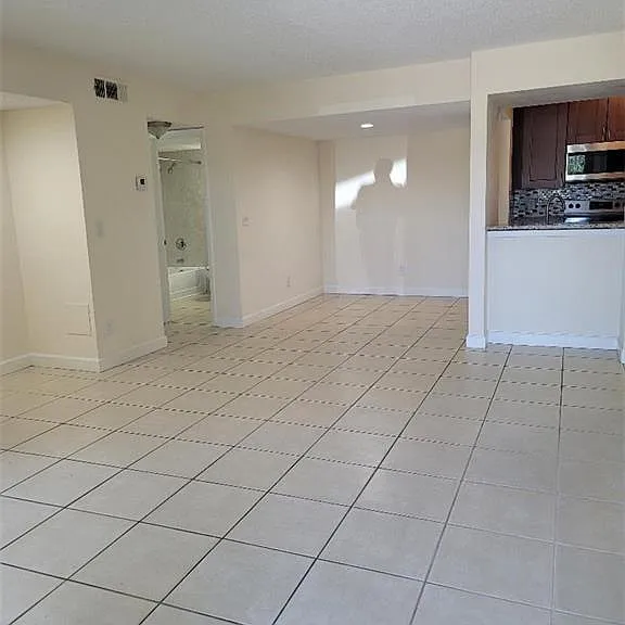 190 Santa Clara Dr #4 — Photo 12