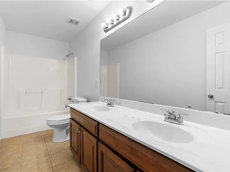 80 Castle Ct — Photo 10