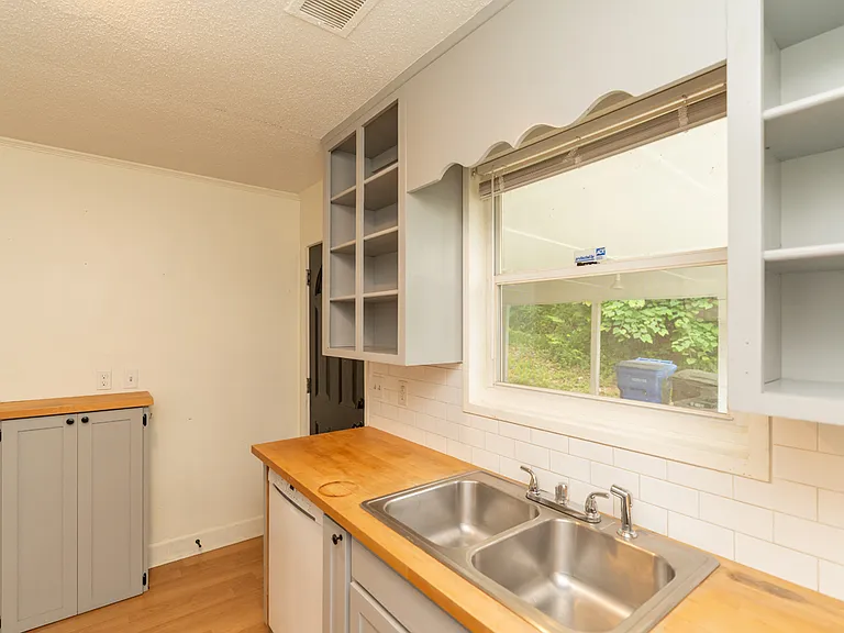 4901 Guild Trl — Photo 12