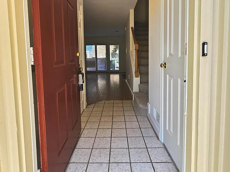 1119 N Stuart St #B — Photo 2