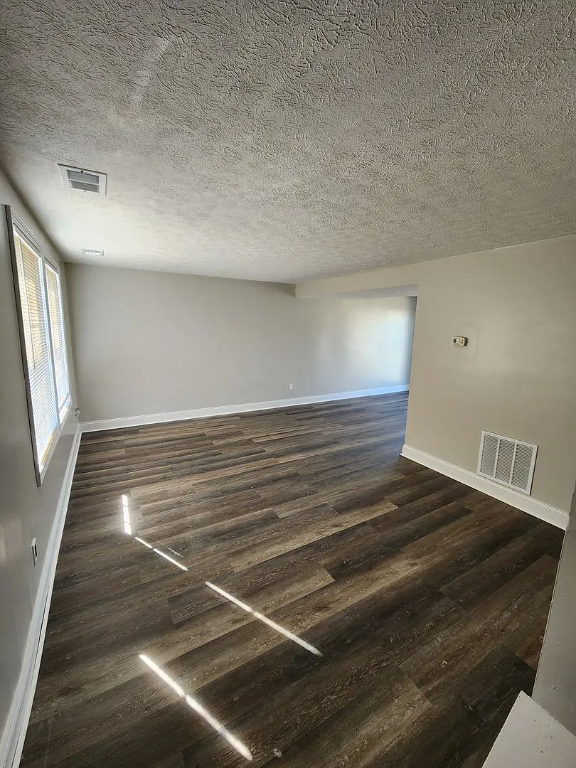 3 Bedroom, 1 Bath End of Group Townhome in Elkton, MD! — Photo 2