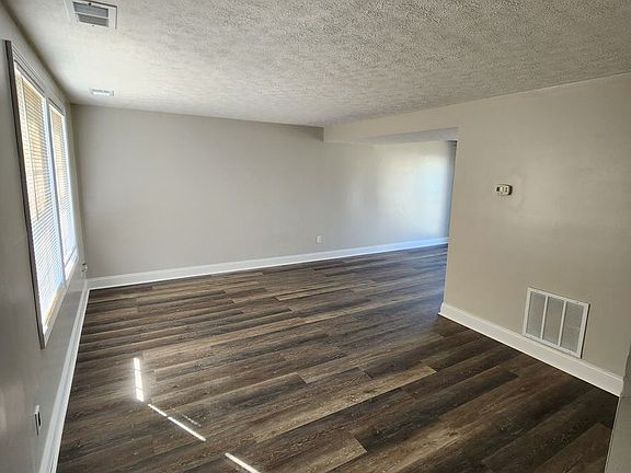 2nd image of 121 Mallard Ct