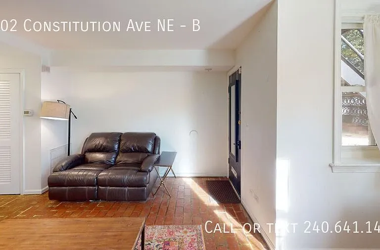 1002 Constitution Ave NE #B — Photo 4