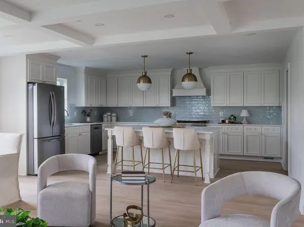 5532 Halwis St, Alexandria, VA 22303