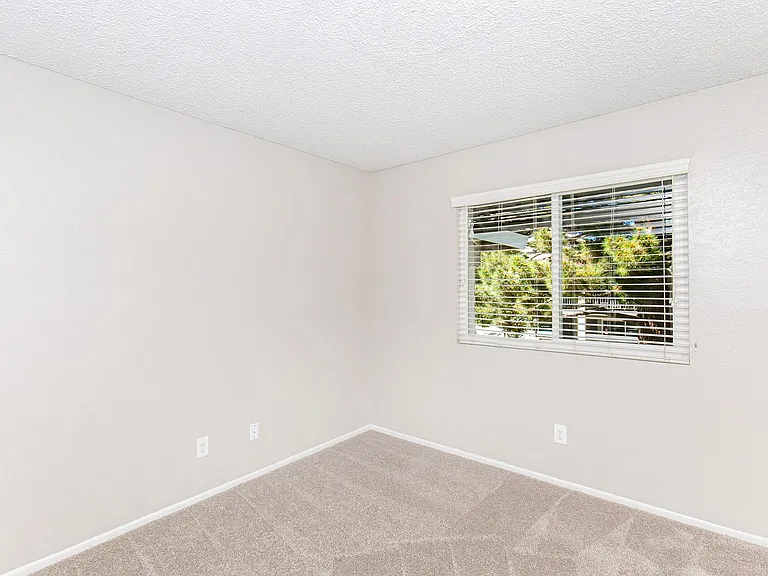 Hidden Falls Apartments — Photo 33
