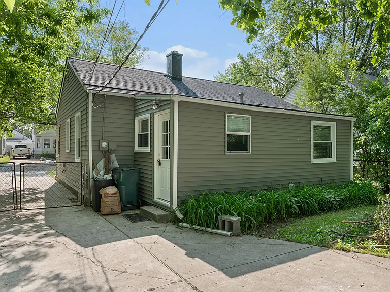 3203 Goodrich St — Photo 16