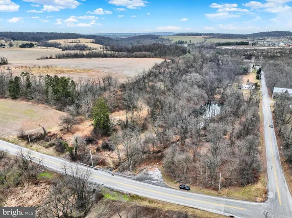 695 Oak Rd, Dallastown, PA 17313