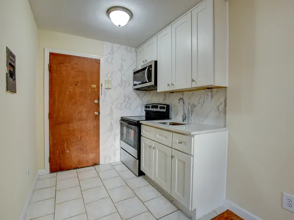 16 Hopkins Avenue image 2 of 15