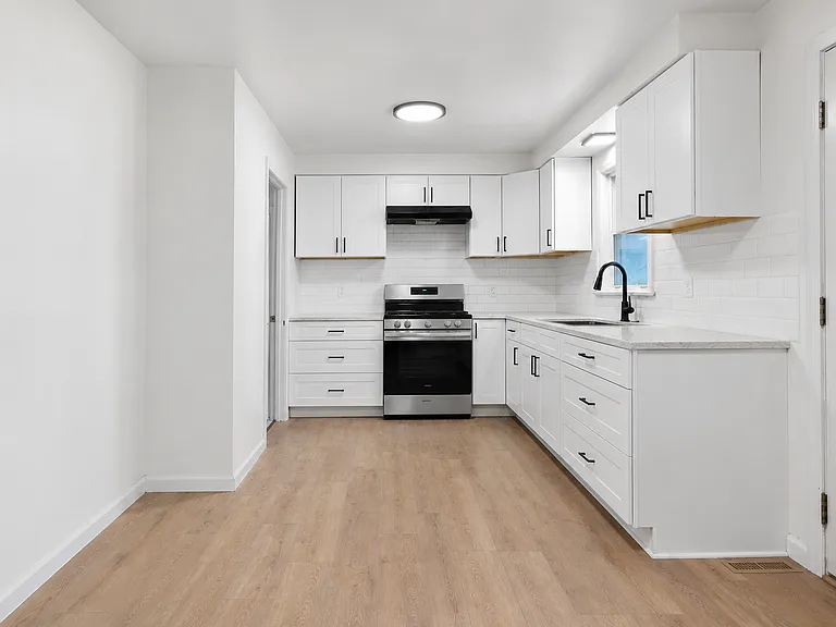 18601 Harlan Dr — Photo 12