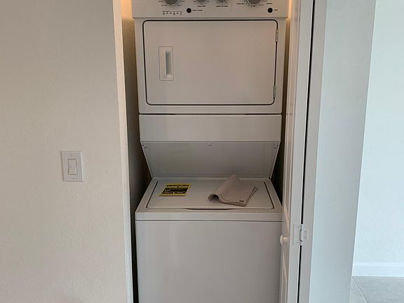 5th image of 21025 NE 8th Ave