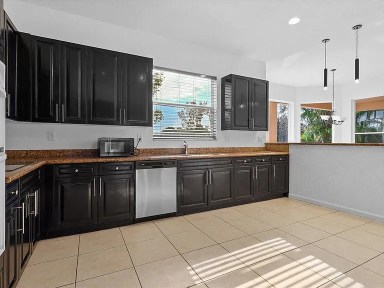 1831 Waldorf Dr — Photo 16