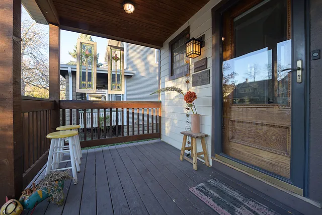 3 bed, 1.5 bath, 2500 sqft, $4,500 — Photo 2