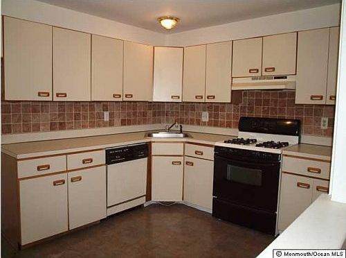 5th image of 716 Zlotkin Cir