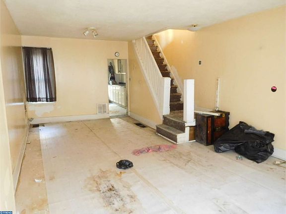 5th image of 849 E Willard St