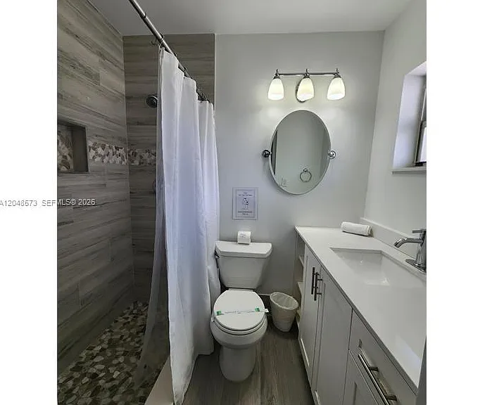 2032 NE 26th St #2 — Photo 8