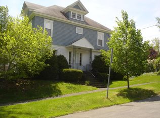 122 Kensington Rd, Syracuse, NY 13210